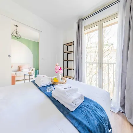 Apartment Chic Parisian 1-bedroom In Vibrant 10th Arr - Mobility Lease
