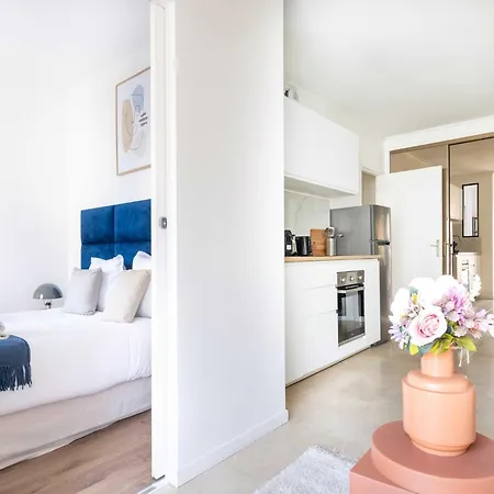 Chic Parisian 1-bedroom In Vibrant 10th Arr - Mobility Lease Apartment *