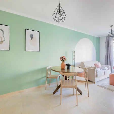 Apartment Chic Parisian 1-bedroom In Vibrant 10th Arr - Mobility Lease *