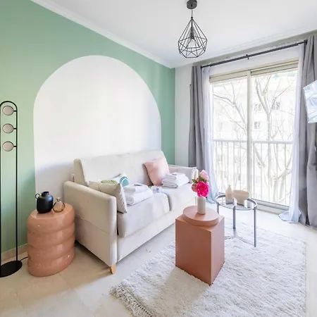 Chic Parisian 1-bedroom In Vibrant 10th Arr - Mobility Lease Paris
